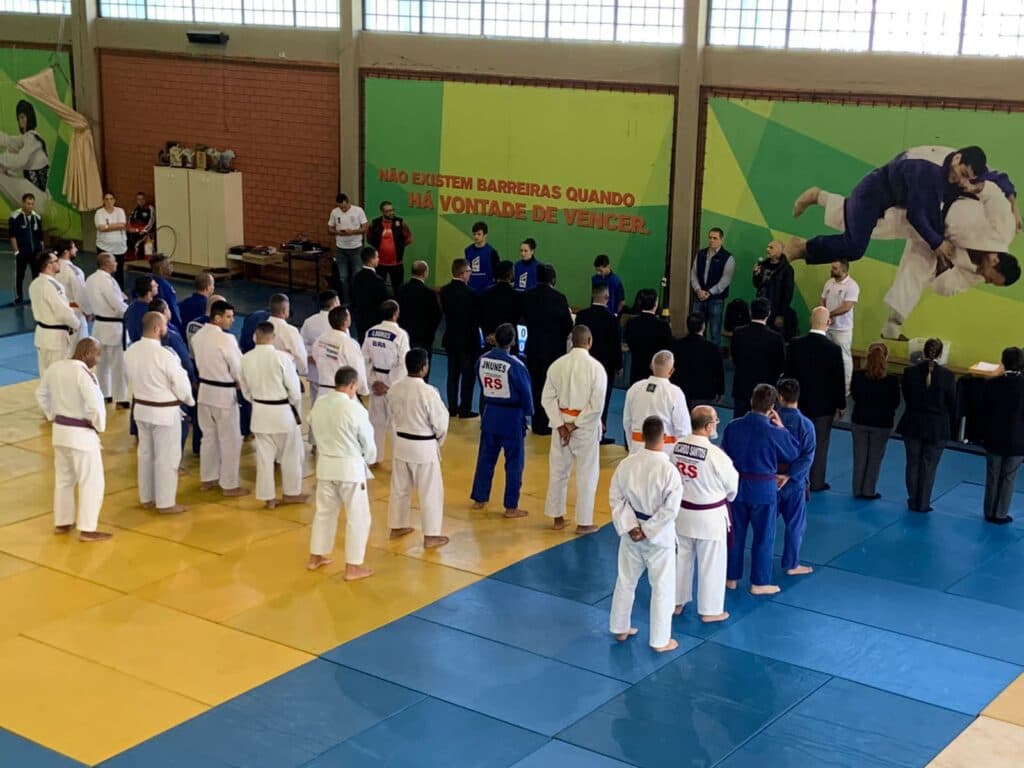 Prova teórica será realizada em quatro regiões neste domingo