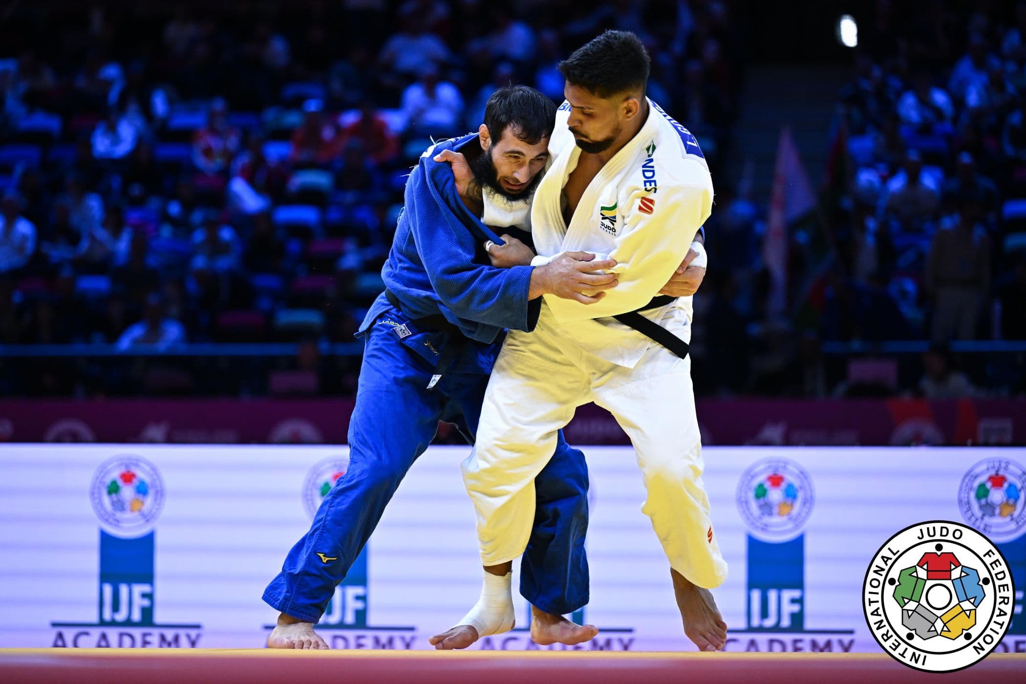 Leo Gonçalves fica nas oitavas no Campeonato Mundial